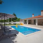 Lu וודניאן