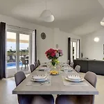 Lu וילה