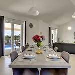 וילה Lu